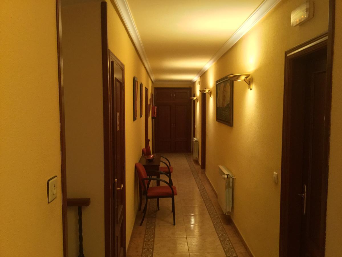 Hostal Carazo Torquemada Ngoại thất bức ảnh